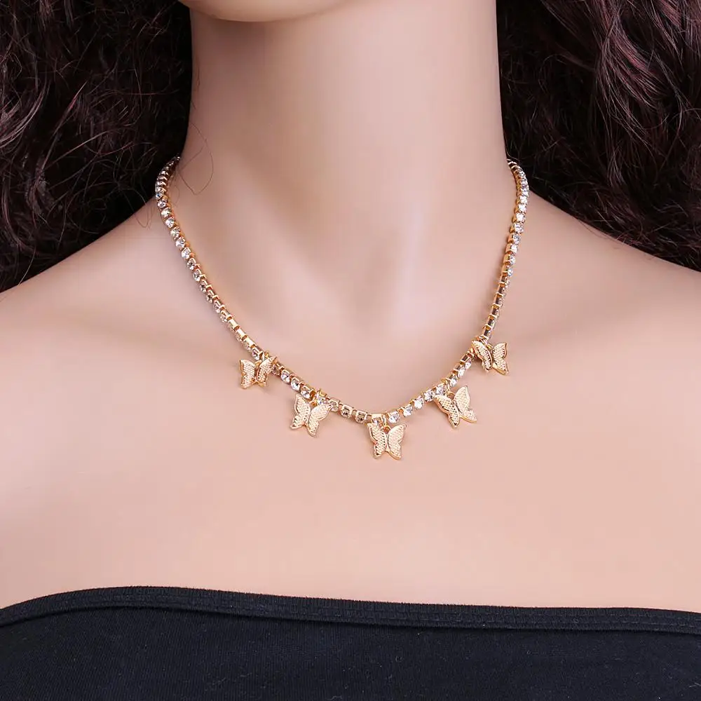 

Vintage Multilayer Pendant Butterfly Necklace For Women Claw Crystal Necklace Female Clavicle Chain Butterfly Element Jewelry