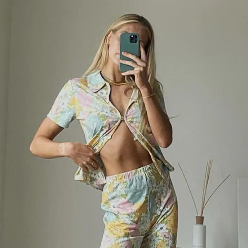 

Женский Повседневный Спортивный костюм Y2K, шикарный комплект из двух предметов: длинные брюки с запахом, летние пляжные топы с лямкой на шее ...