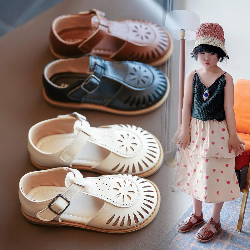 

Girls Sandals 2021 New Children's Hollow Out England Style Soft-soled Shoes Low Heel Fashion Princess Shoes Beach Shoes E03312