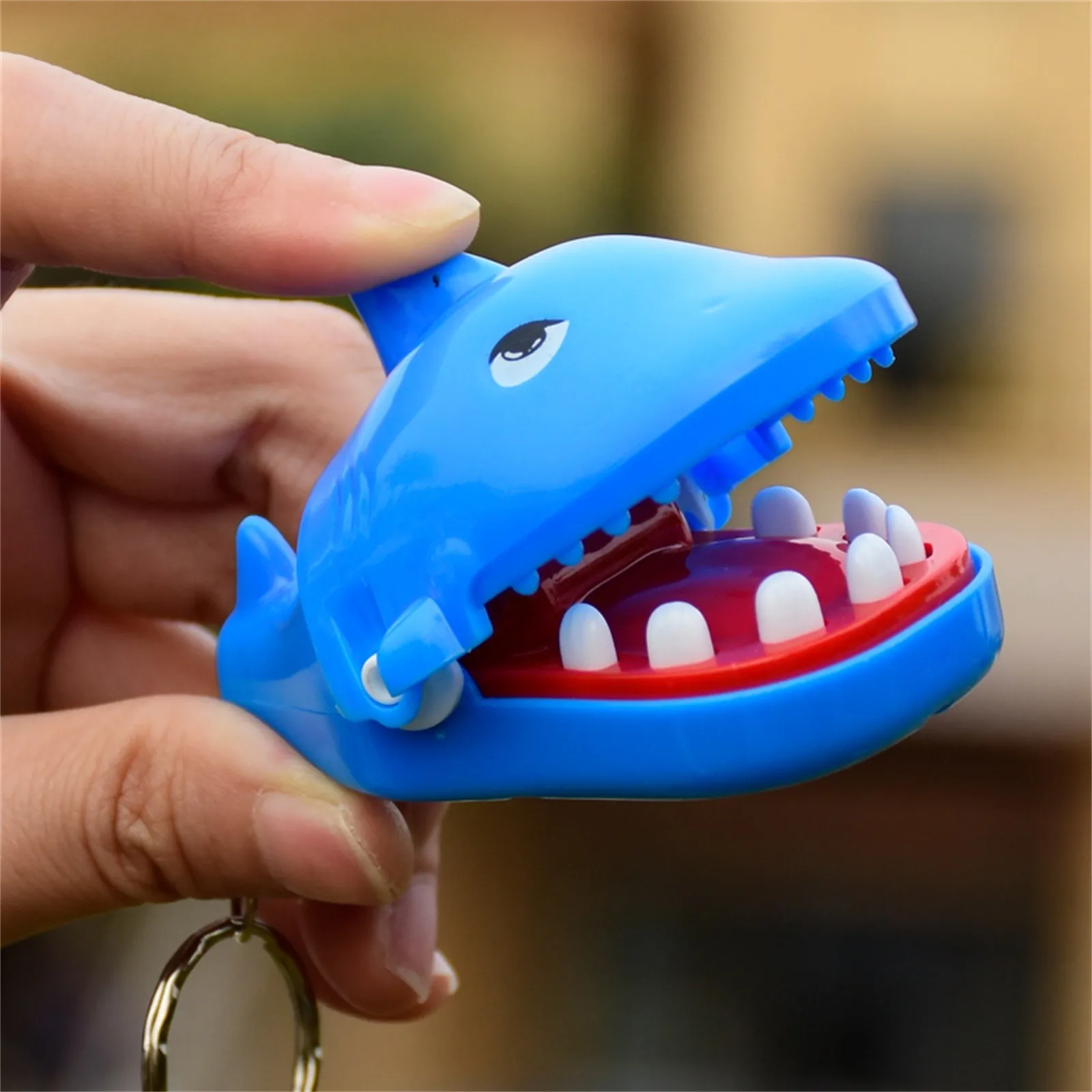 

1Pcs New Novelty Practical Toy Large Crocodile Mouth Dentist Biting Finger Jokes Toys Funny Family Games Gift For Children Hot