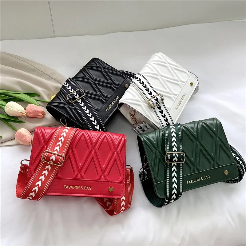 

Solid Color Thick Chain Small PU Leather Crossbody Bags for Women Diamond Leather Summer Shoulder Cross Body Bag Ladies Handbags