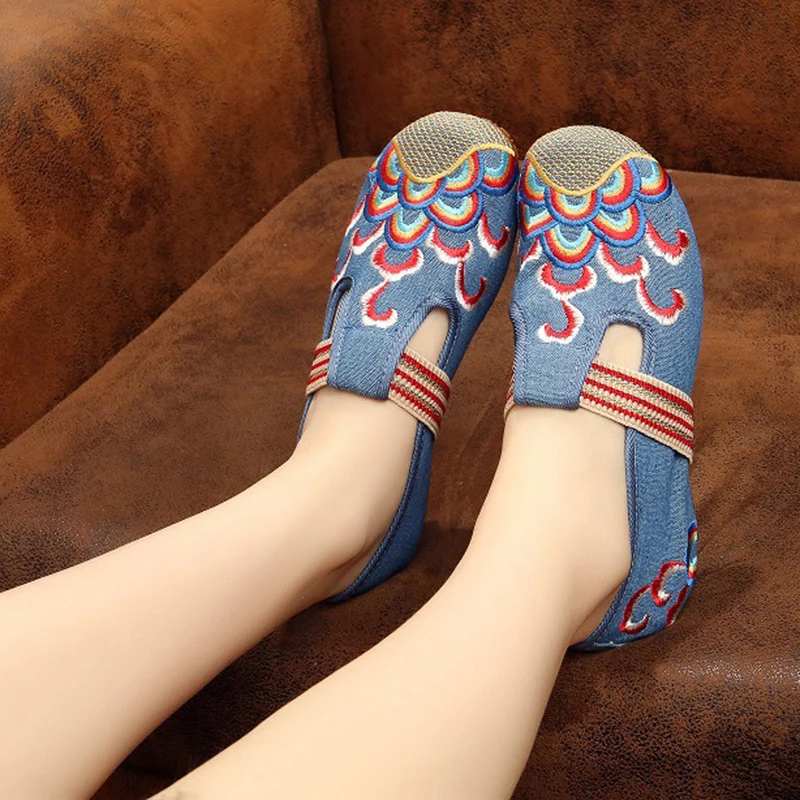 

Spring/Autumn Women Vintage Old Peking Casual Flats Ladies Billow Embroidery Soft Sole Breathable Cloth Dancing Shoes