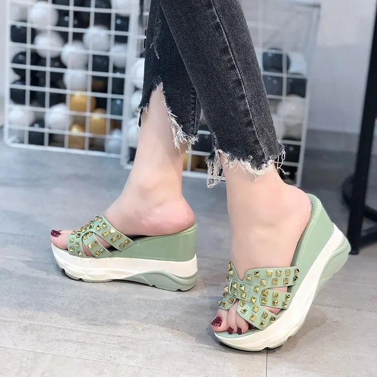 

Summer Fashion Women's Wedges Sandals Beach Casual Female Platform Peep Toe Shoes Slingback Lady Rivet Decoration Sandals 2021