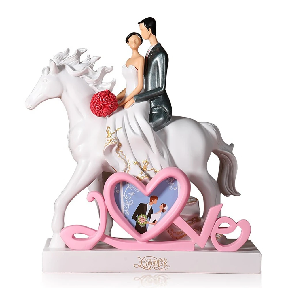 

Resin Lover Sculpture Couple Figurine Home Decoration Living Room Decor Bedroom Ornaments Valentine's Day Birthday Wedding Gift