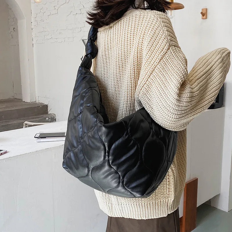

Winter Women Shoulder Bags Trend Silk Soft Warm Brand Female Hand Bag 2020 New Large Capacity Handbags Travel Big Hobos Bags