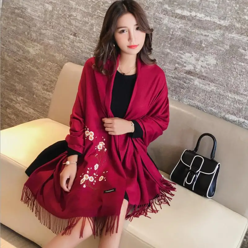 Женские длинные шарфы теплые кашемировые с вышивкой в виде цветов сливы на зиму и