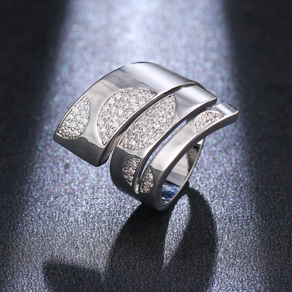 

Bettyue Women's Ring Luxury Noble Distinctive Snake Shape Cubic Zircon Fashion Party Wearable New Trendy Jewelry Accessories