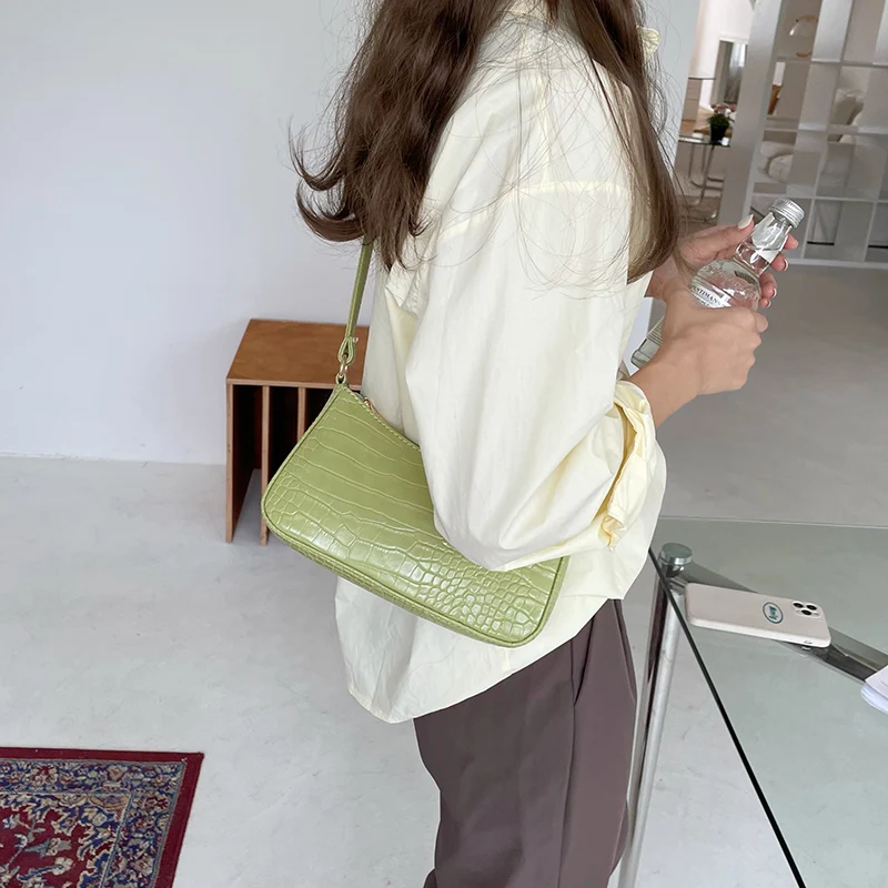 

Сумка женская из искусственной кожи, на цепочке, под крокодиловую кожу