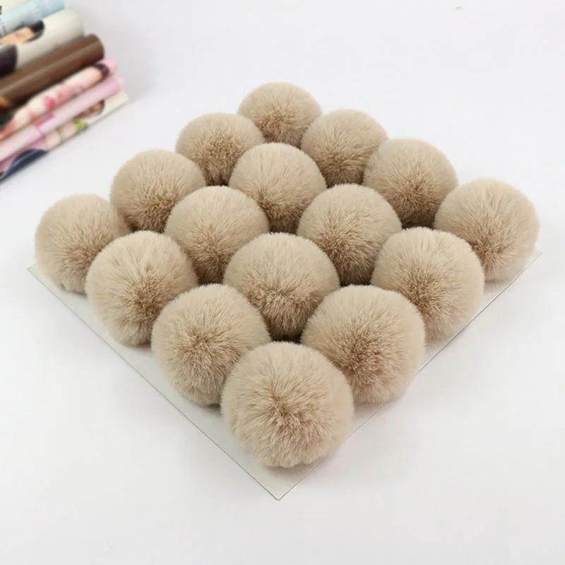DIY милые маленькие помпон из меха на каблуке 6 см из искусственной Рекс меховыми помпонами для Шапки декором, послужит прекрасным подарком