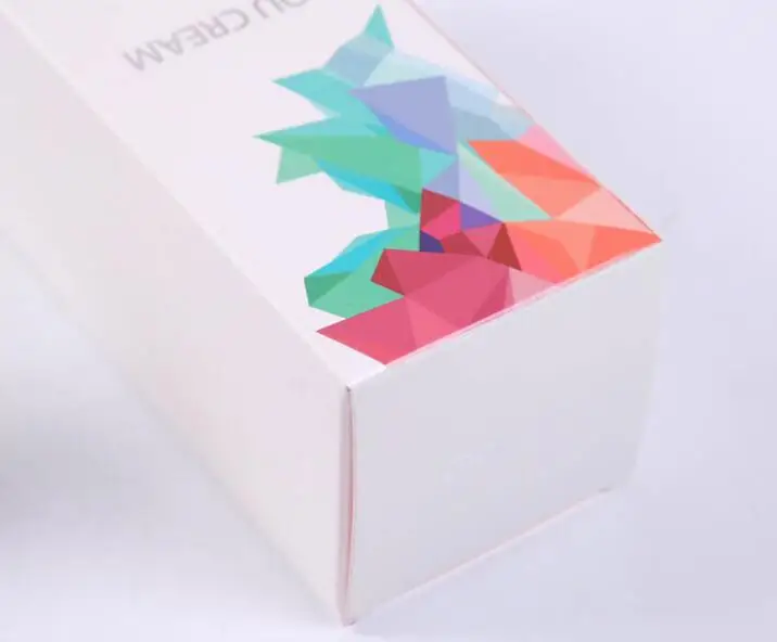 Бутылки для эфирного масла ручной работы с тиснением поставщики косметических