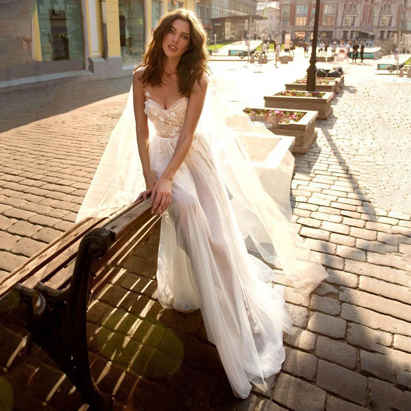 

Eightree Applique Wedding Dress Elegant 3D Flower V-neck Tulle A-Line Bridal Dress Backless Sleeveless Wedding Evening Prom Gown