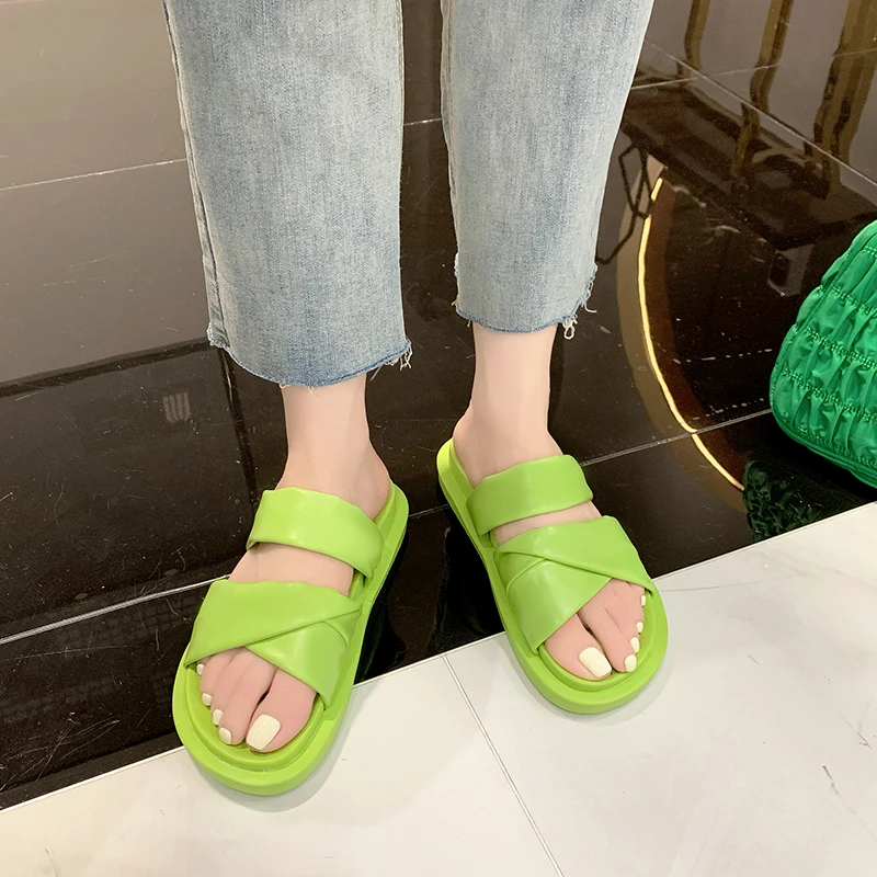 

2021 sandals women's summer new fashion women's sandals flat shoes comfortable and versatile soft sole solid color