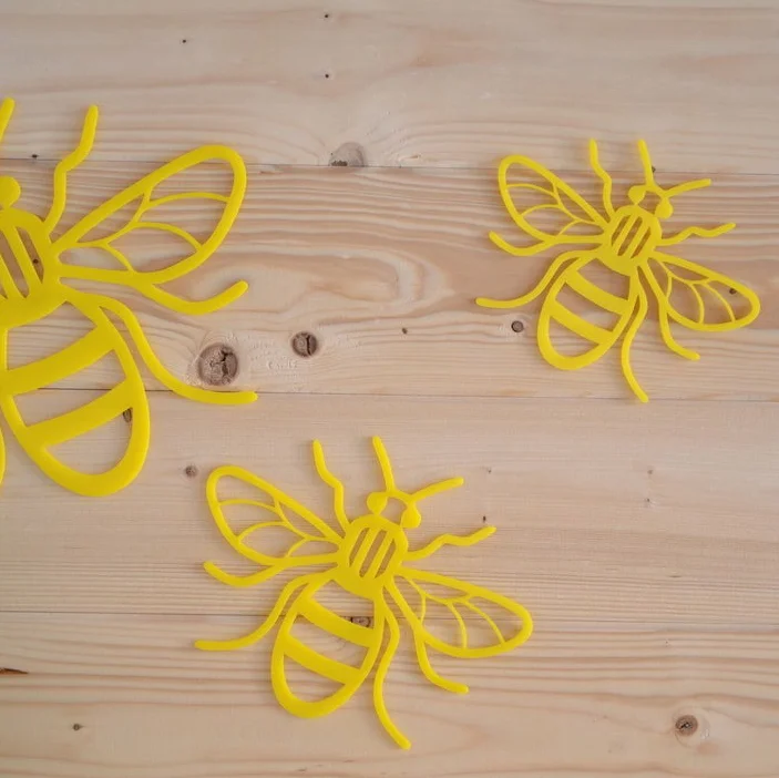 

3 PCS Cartoon Sign Bee Set For Garden Or Indoor Wall Acrylic Party Holiday DIY Decoration Sign wall Decoration Accessories