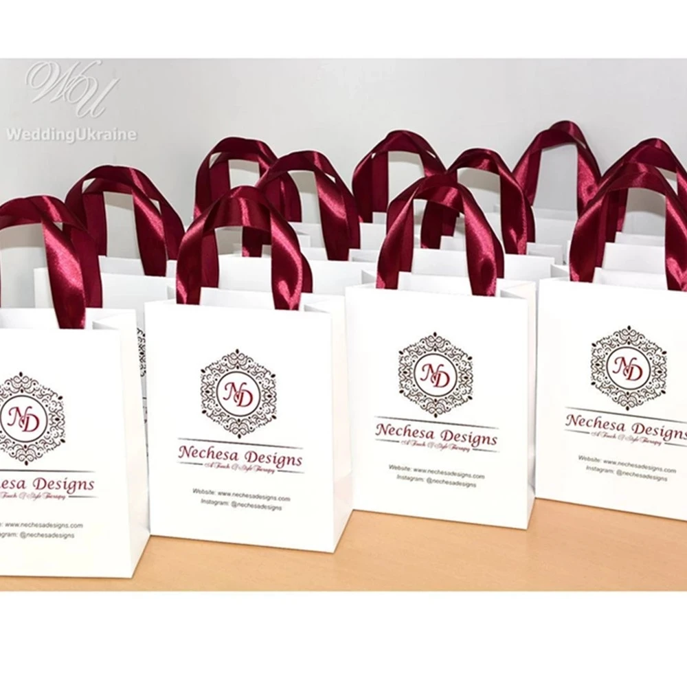 

Элегантный логотип подарочные пакеты с атласной лентой 2 с одноцветным печатающим бумажные пакеты для вашего мероприятия, идеально подходит для презентации, вечерние, деловому и праздничному стилю