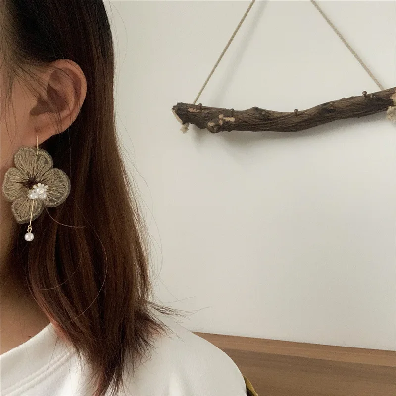 

New Woman Fashion Jewelry High Quality Lace Pearl Embroidery Hot Selling Earrings