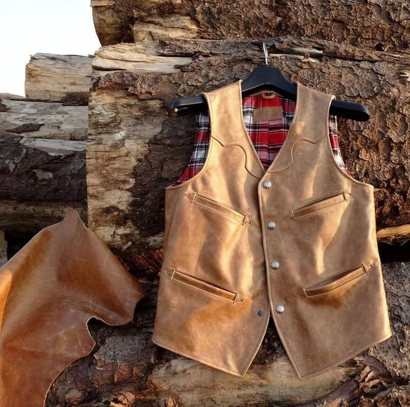 

Free shipping.Wholesales,Vintage Brown Batik leather vest.men classic cause cowhide clothes.slim short leather jacket