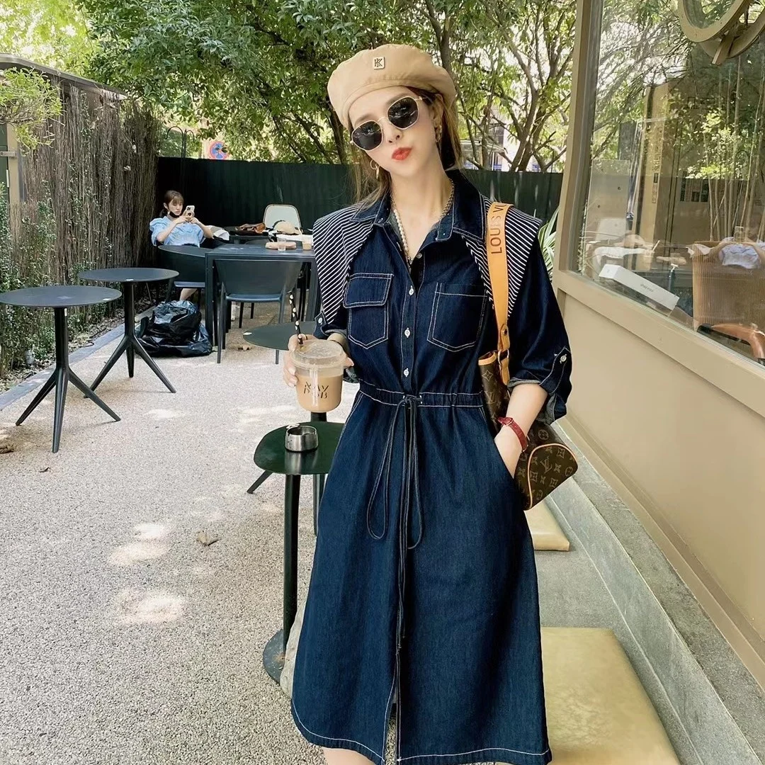 

2021 джинсовое платье средней длины в полоску