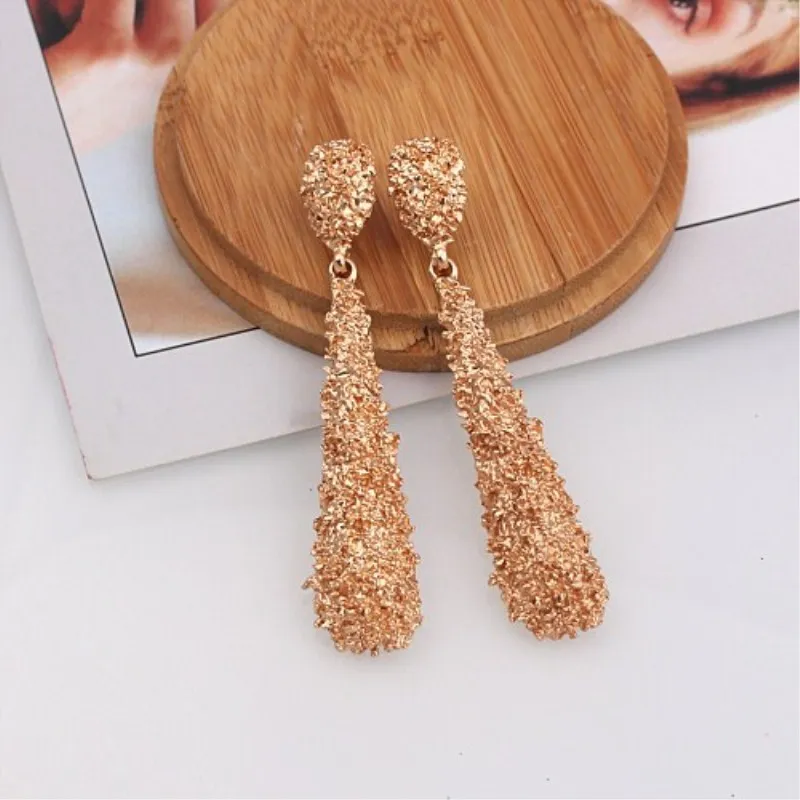 EC974 Европа и США серьги цвета матовая металлическая длинные висячие в форме