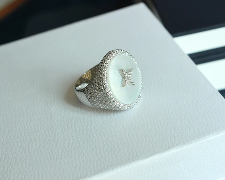 

Luxury Brand 925 Sterling Silver Cubic Zirconia Star Round Badge Ring with Mother of Pearl Women May Collection Jewelry