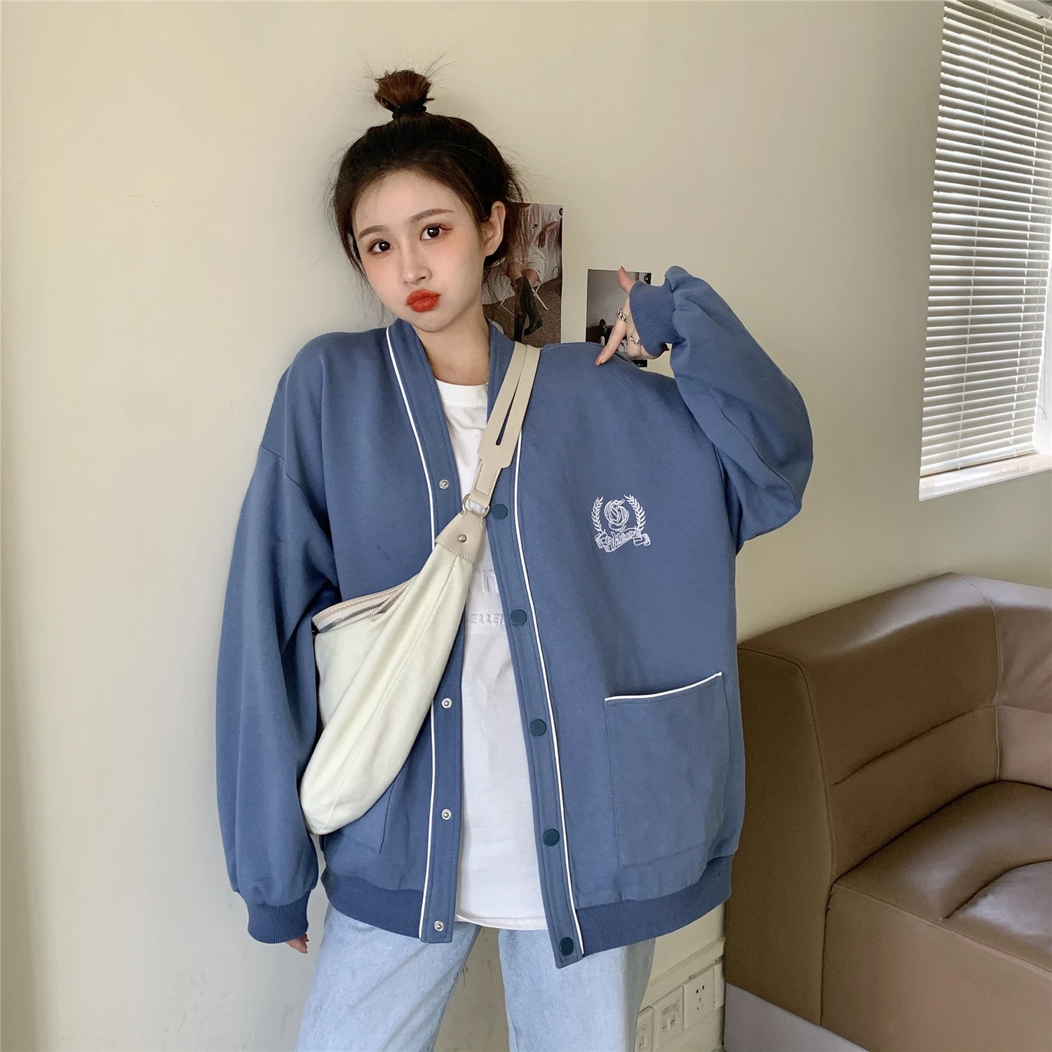 

Make firm offers ~ # 9931 autumn loose school badge embroidery baseball uniform cardigan fleece female leisure coat