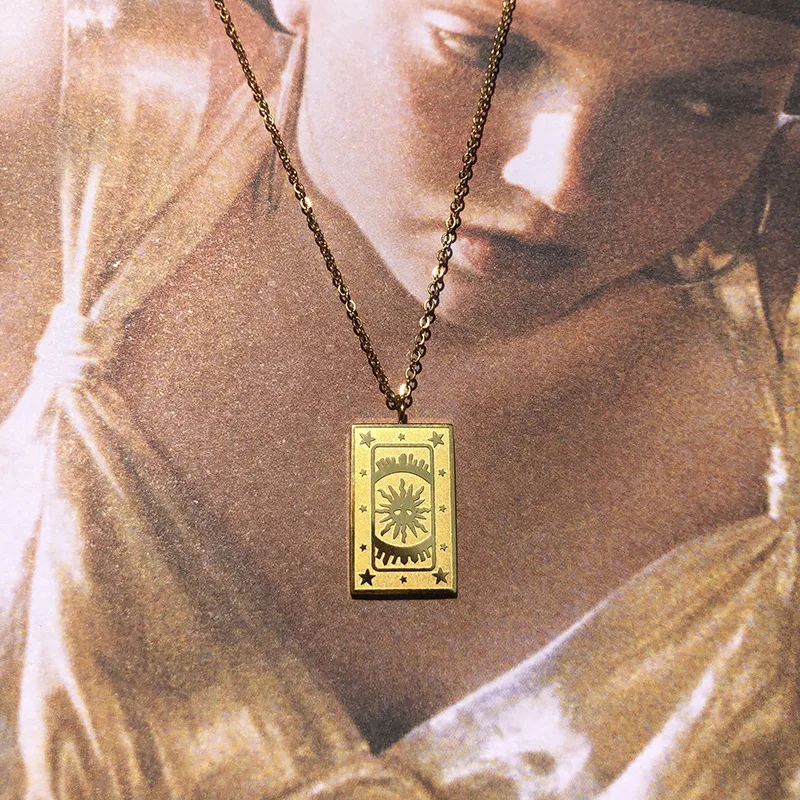 

Gold Plating Necklace Stainless Steel Tarot Cards Pendants Necklace Not Fade Neutral Chain Clavicle Decotation Classical