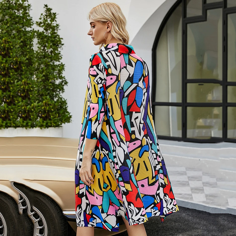 

2021 New Spring Women'S Clothing Pleated Geometric Painting Designer Brand Button Dress Independent Folk Aesthetic Clothing