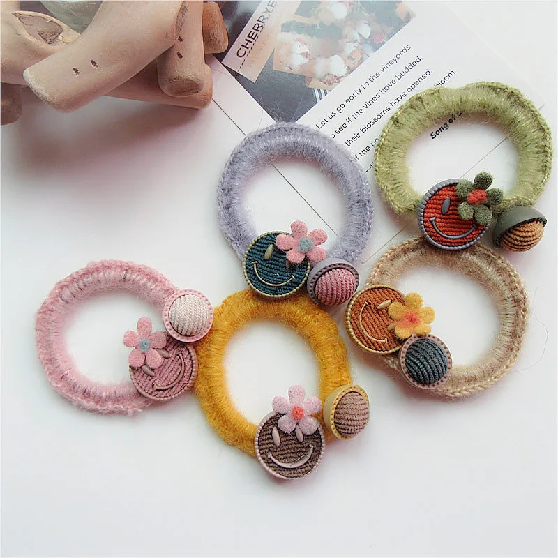 

Женская Вельветовая резинка для волос, шерстяное вельветовое украшение для волос в Корейском стиле с улыбающимися цветами, аксессуар для в...