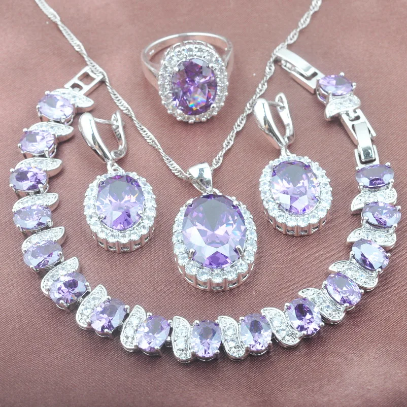 

Женский ювелирный комплект из колье, серёг и браслета