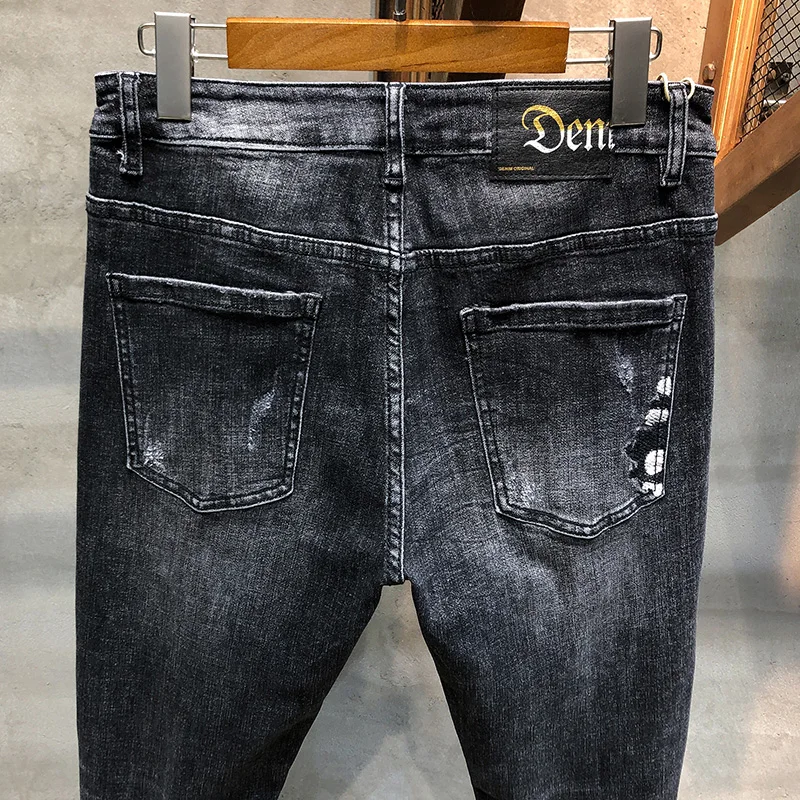 Обтягивающие джинсы мужские темно серые весенние и осенние эластичные Вышитые