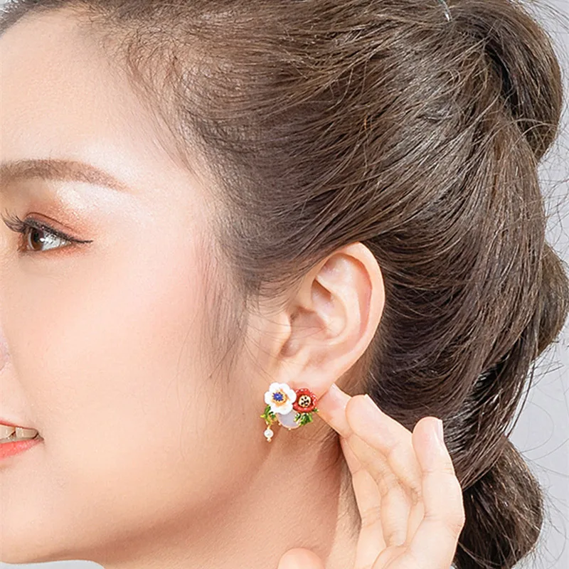 

925 Silver Needle Stud Earrings Female Fashion Wild New Hand-painted Enamel Two-color Flower Earrings Without Pierced Ear Clips
