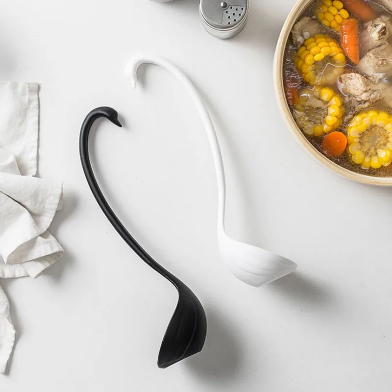 Креативная Вертикальная пластиковая ложка с длинной ручкой в форме лебедя