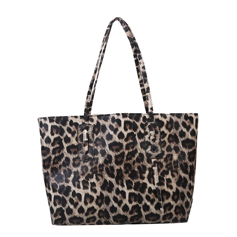 

Leopard print large capacity Mao Mao bag female 2021 new autumn and winter simple wild shoulder bag plush tote bag