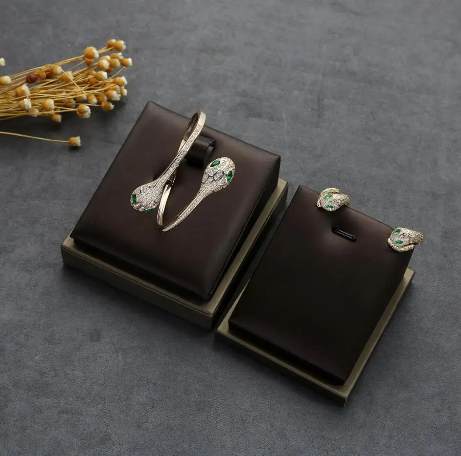 

golden green eye snake-shape earrings retro trendy women shiny rhinestone exaggerate designer luxurious animals classic eardrop