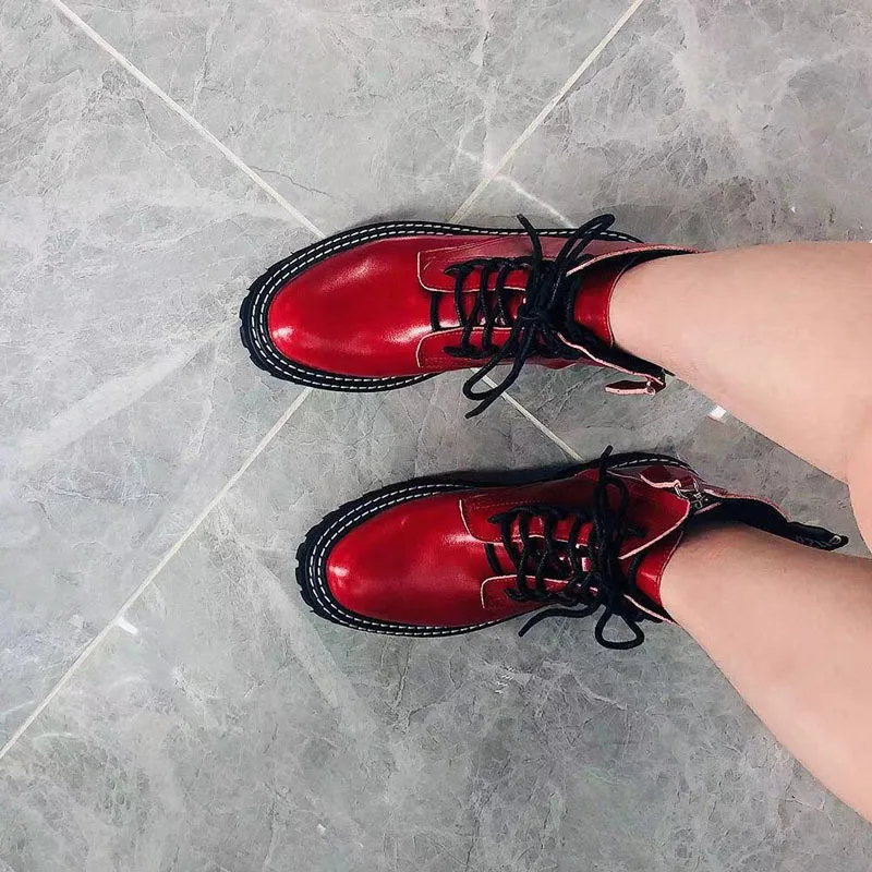 Красные ботинки модные Martens на низком каблуке со шнуровкой женские ботильоны