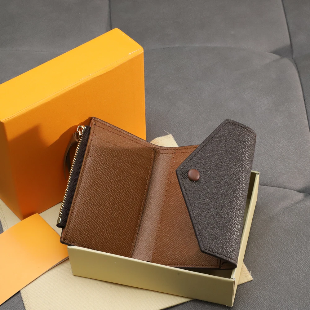 

Женский кошелек из натуральной кожи, с отделением для монет и кредитных карт