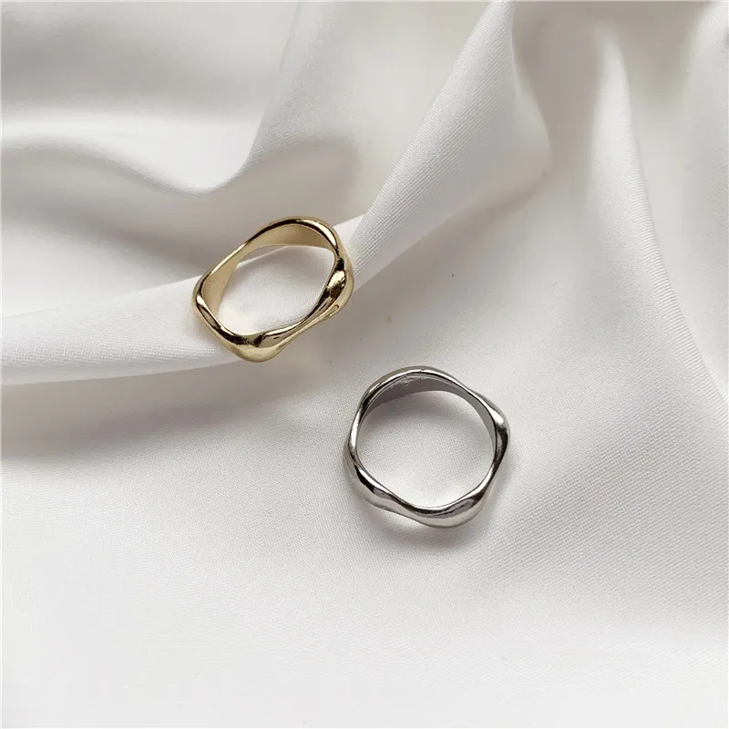 Кольцо женское золотистое/серебристое с волнами | Украшения и аксессуары