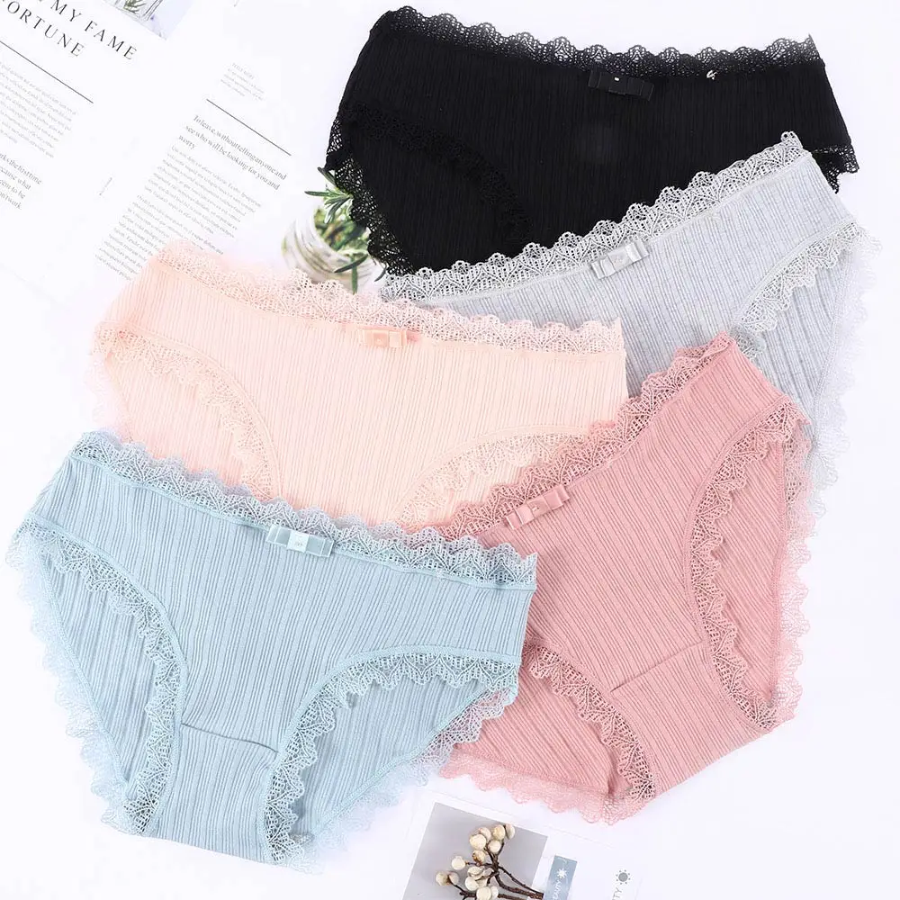 Мягкие трусики с промежностью однотонные из дышащей хлопковой ткани женские