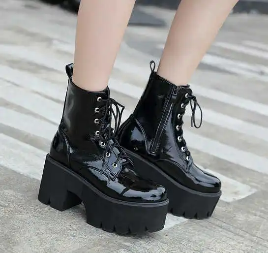 

2020 Martin boots British style high heeled boots handsome student lace up motorcycle single boots patent leather high heeled