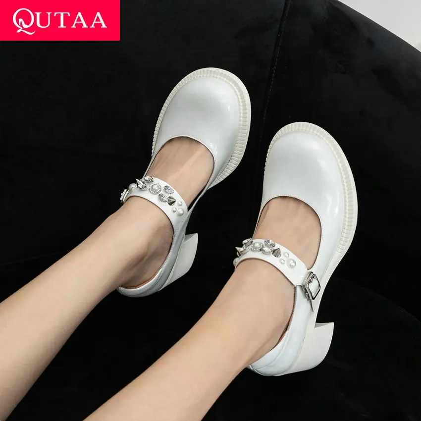 

QUTAA 2021 Crystal Buckle Spring Autumn Women Shoes Fashion Square Heels Cow Patent Leather Round Toe Female Pumps Size 34-39