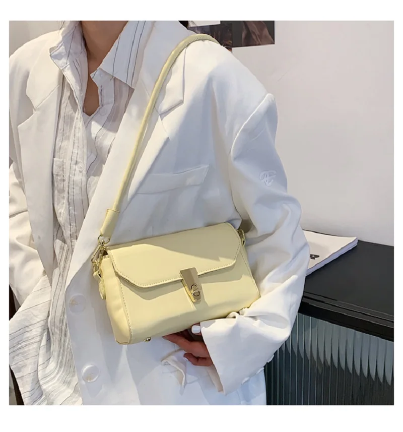 

Fashion Shoulder Bag Women Free Shipping With Two Shoulder Straps Retro Gold Chain and Round Strap Female Baguette Bags Underarm