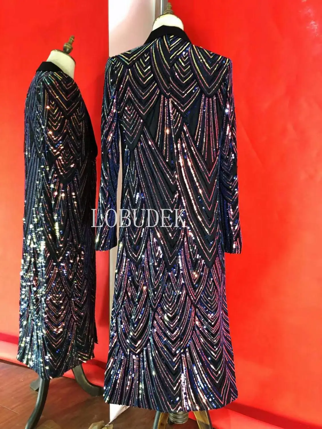 Светоотражающее пальто из искусственного меха с блестками фиолетовое синее