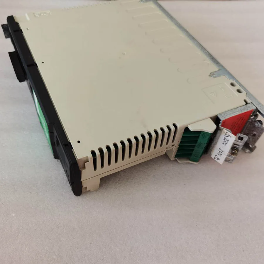 

DST1203 200-240V 50/60 Hz Digitax ST Control Techniques Used