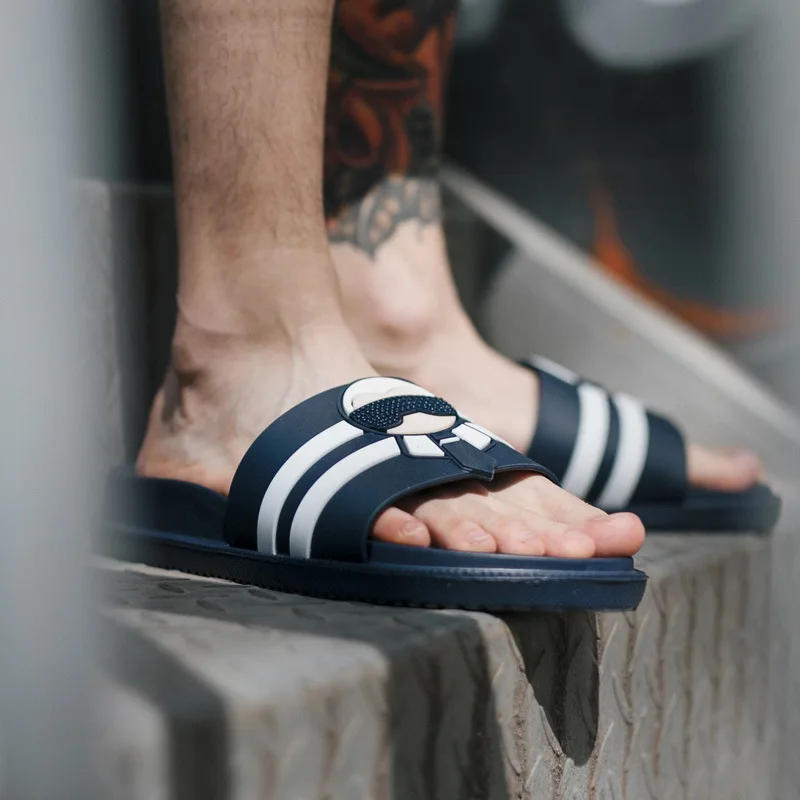 

Summer Flip Flops Fashion Beach Slides Men's Slippers Men Indoor Home Outdoor Slip Household Sandals Men Slippers