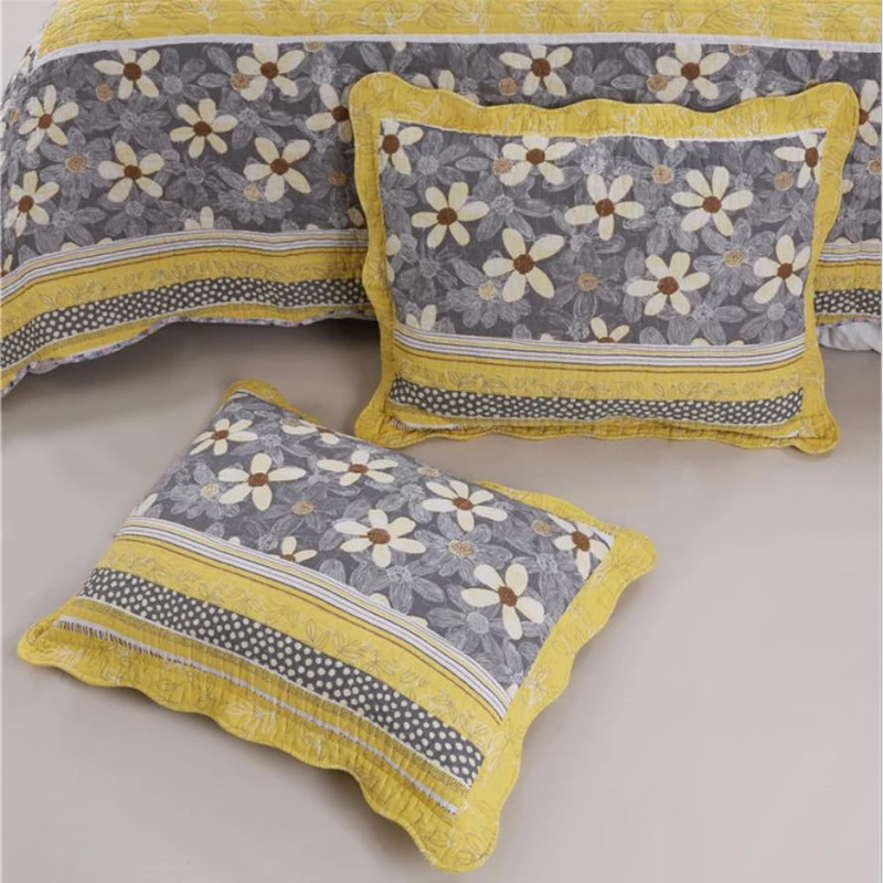 Серое покрывало для кровати с принтом + 2 наволочки желтое одеяло в американском и