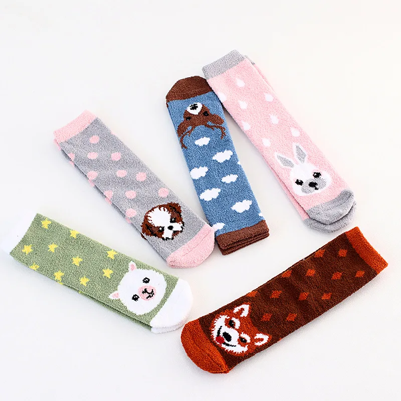 

Women's Socks & Hosiery