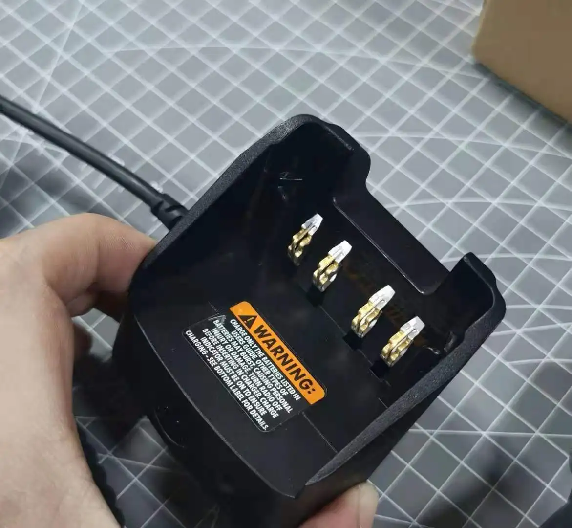 Vehicular and In-car charger RLN6433 FIT IN XIR P8268 XIR P6600 XIR P8668i GP328D GP338D+ XPR6550 XPR6350 XPR3300 XPR3300E