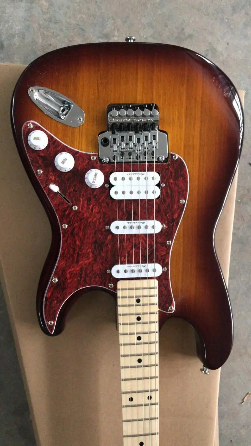 Оптовая продажа модель электрической гитары STR с системой floyd rose tremolo в sunburst 171123 |