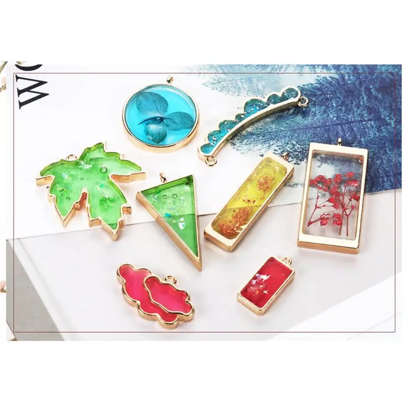 

Geometric Metal Frame Set with Measuring Cup DIY Epoxy Resin UV Crystal Drop Round Triangle Hollow Pendant Casting Mould