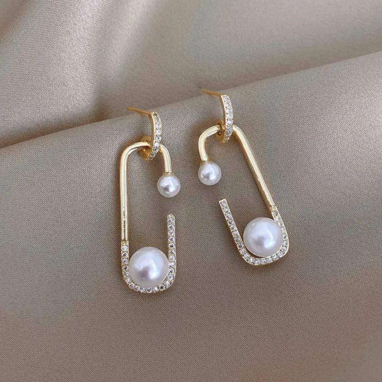 

2022 New Design Pearl Irregular Pin Dangle Earring For Woman Fashion Korean Jewelry Luxury Sexy Girl's Party Wear Earrings