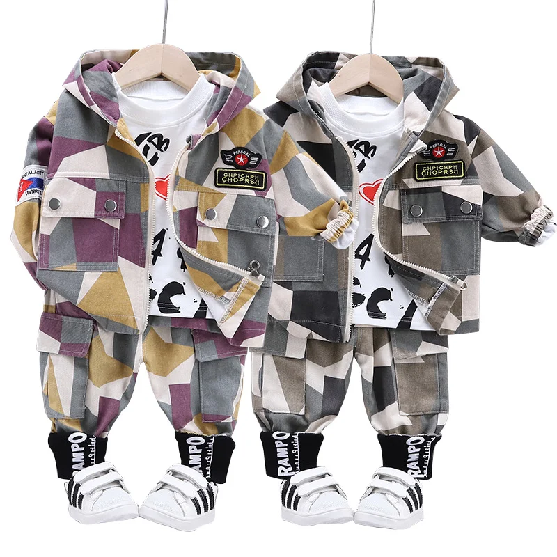 Одежда для малышей весенне-осенний Камуфляжный костюм из трех предметов